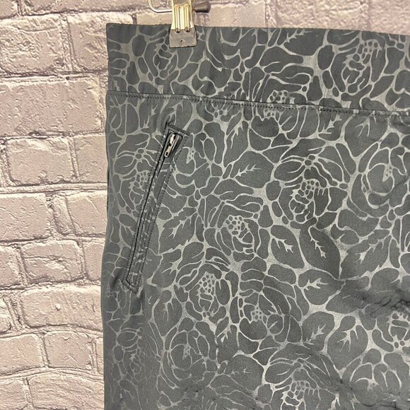 Orvis Womens Black Rose Embossed Skort Skirt Size XXL - Picture 3 of 6